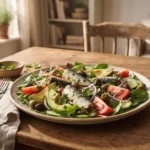 Ensalada Mediterránea De Sardinas Y Aguacate: 20 Minutos De Cocina Y Nutrición 55+